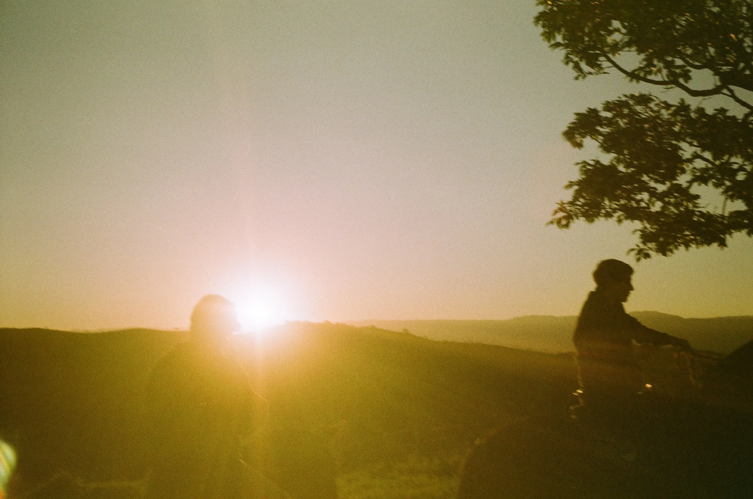 Pôr do sol sobre as colinas, 35mm